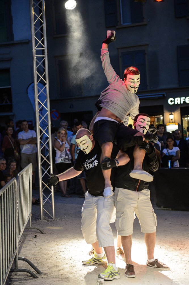 Boules carrées et Masques